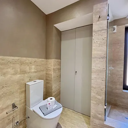 Premium With Pool By Homing