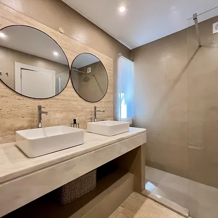 Villa Premium With Pool By Homing *