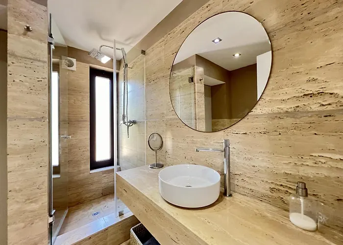 Premium With Pool By Homing *