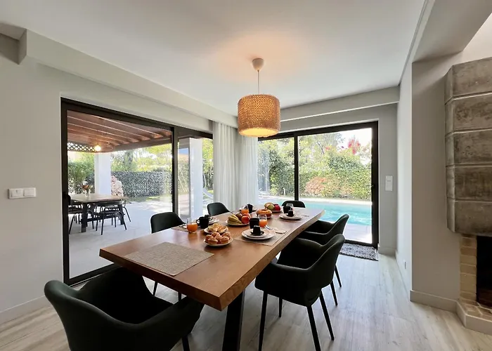 Premium With Pool By Homing