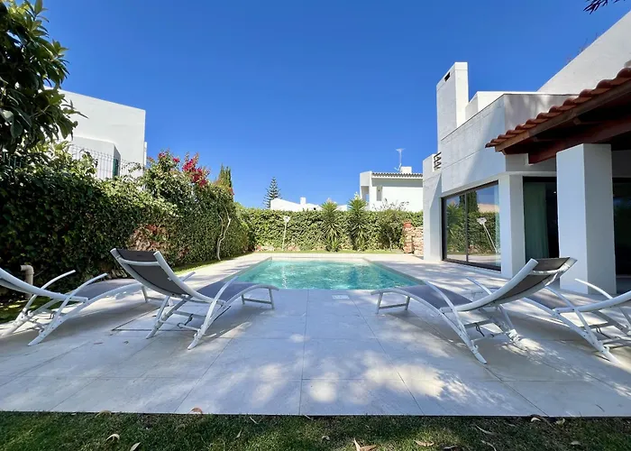 Premium With Pool By Homing