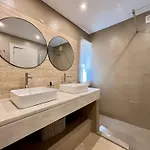 Villa Premium With Pool By Homing *